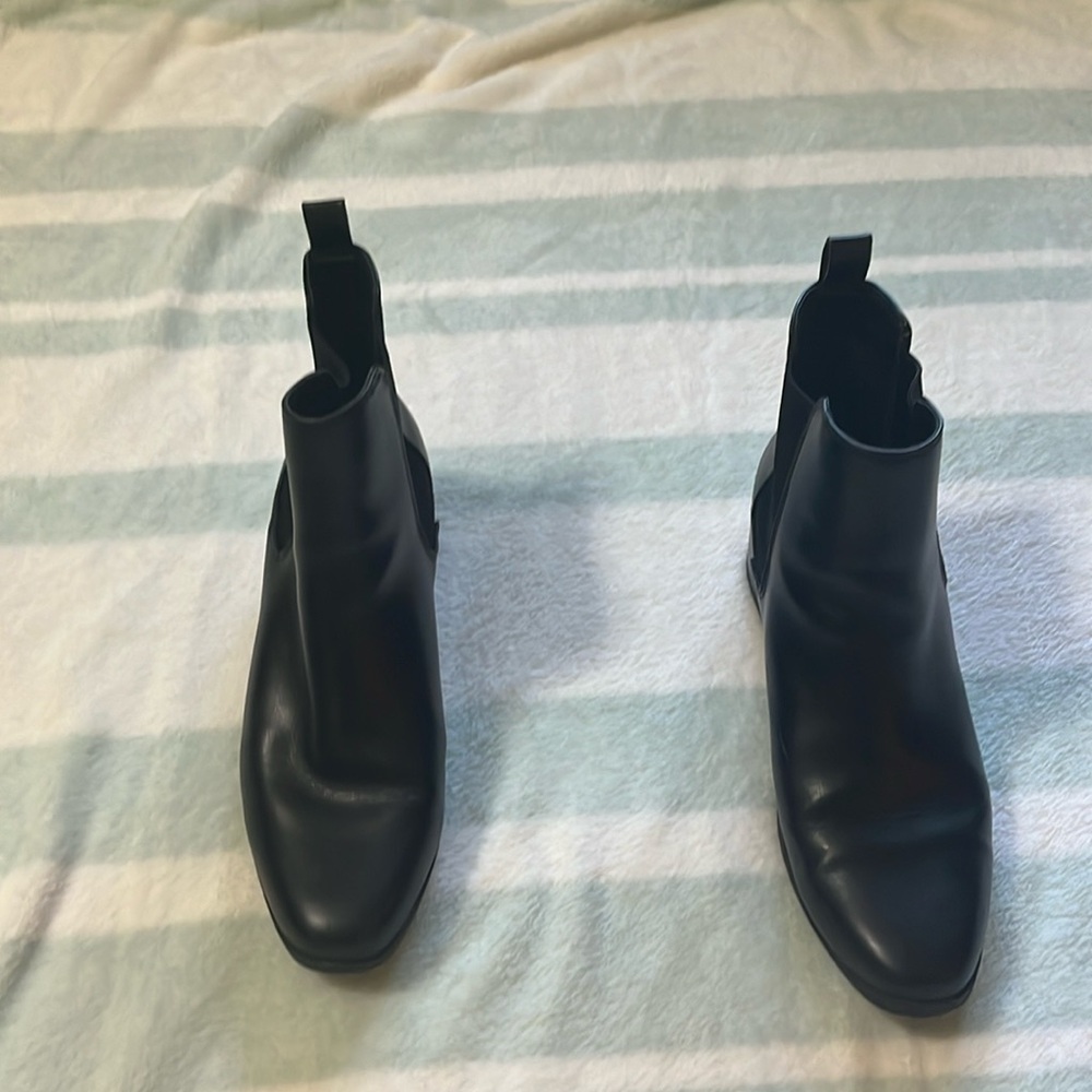NWOT black ankle boots